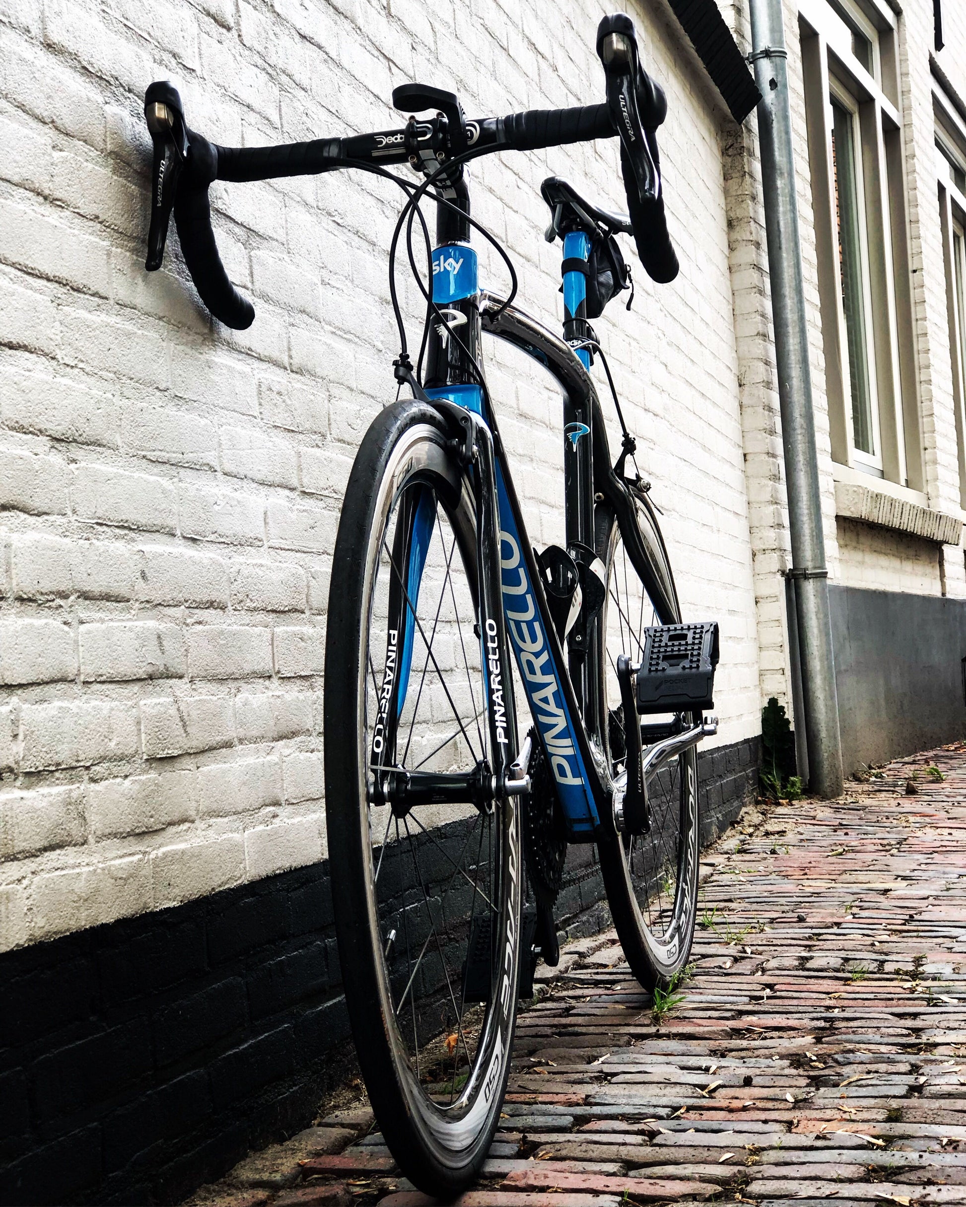 Bike with clipless SPD-SL pedals and Pocket Pedals